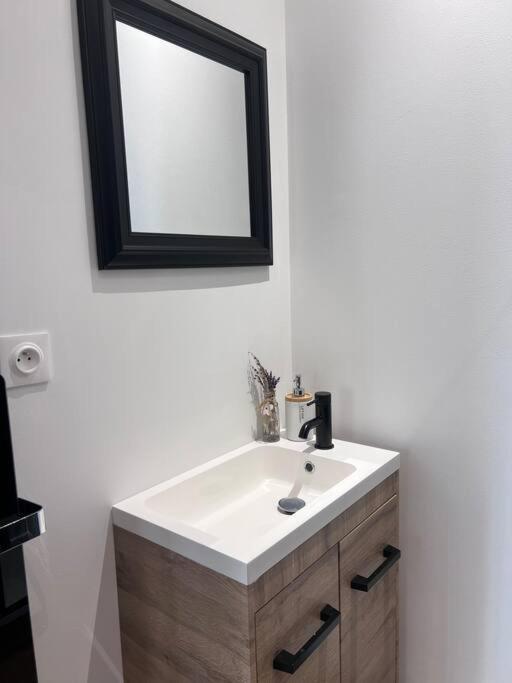 Aux Abords Des Etangs Apartment