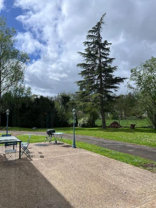 Aux Abords Des Etangs Apartment